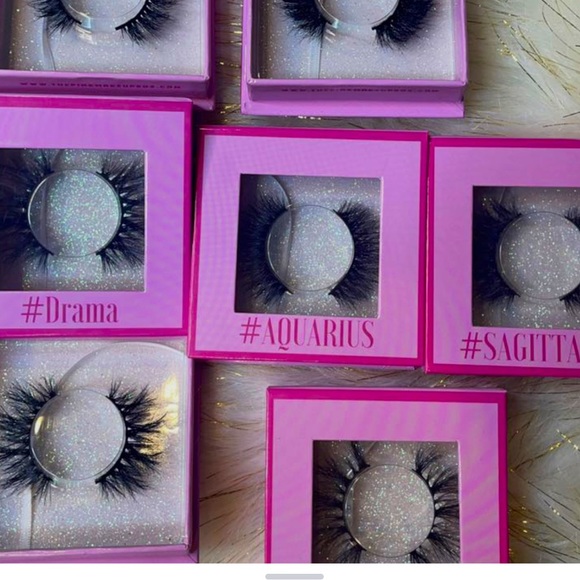 Lashes up to 40 wears ! Fluffy beautiful long lasting 🤩 - Picture 2 of 2